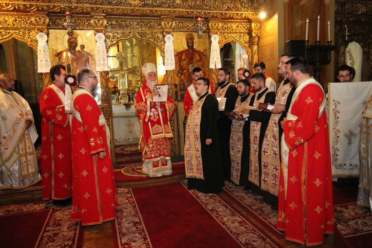 Mitropolitul Olteniei la 16 ani de la întronizare 304536