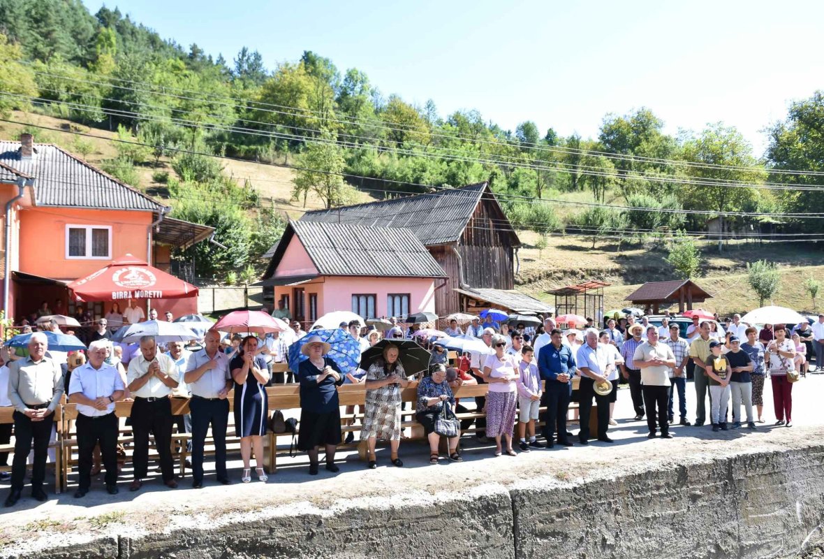 Slujire arhierească și binecuvântarea lucrărilor la biserica din Malin 304503