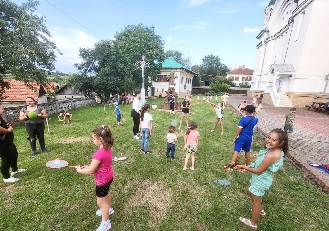 Școala de vară „Bucuria copilăriei” la Pădureni, Hunedoara 304680