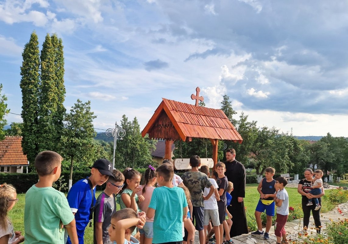 Școala de vară „Bucuria copilăriei” la Pădureni, Hunedoara 304683