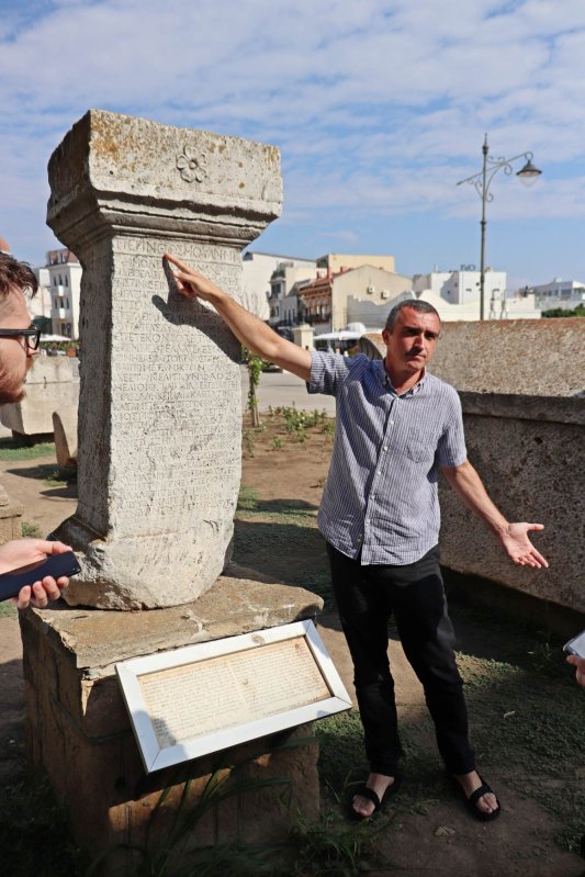 Studenții Universității din București la Școala de vară „Inscripții grecești din Dobrogea” 304659