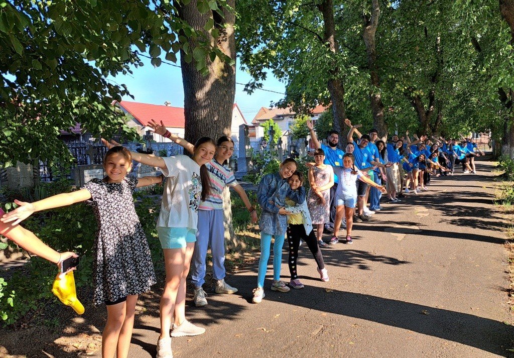 Copii din Republica Moldova şi România în tabără la Făgăraş 304793