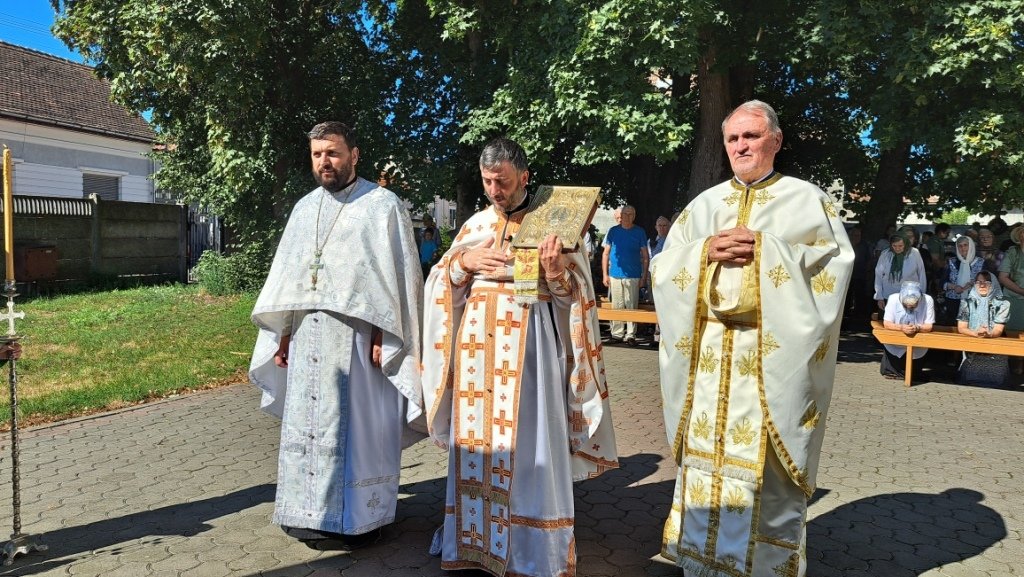 Copii din Republica Moldova şi România în tabără la Făgăraş 304795