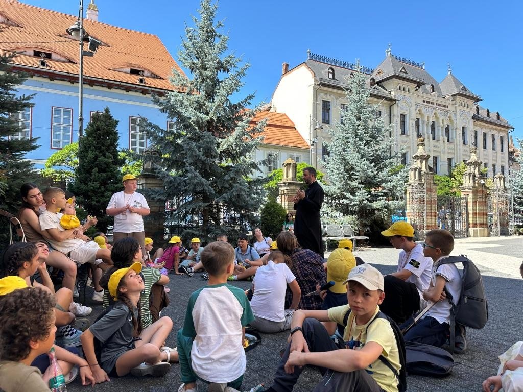 Copii din Republica Moldova şi România în tabără la Făgăraş 304796