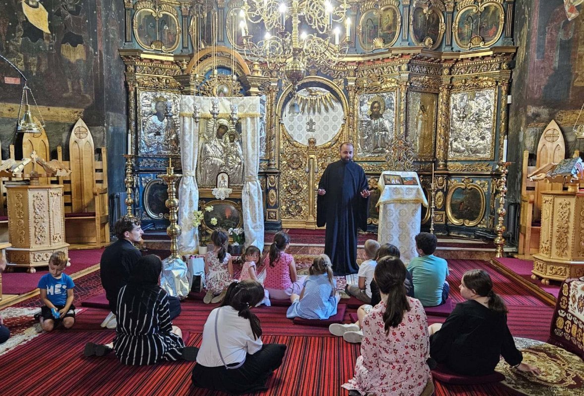 Tabără de tineret la Mănăstirea Slatina, Suceava 304810