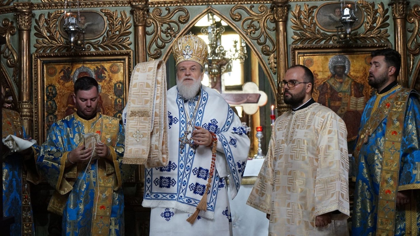 Hirotonie la Catedrala Episcopală din Slobozia 304828