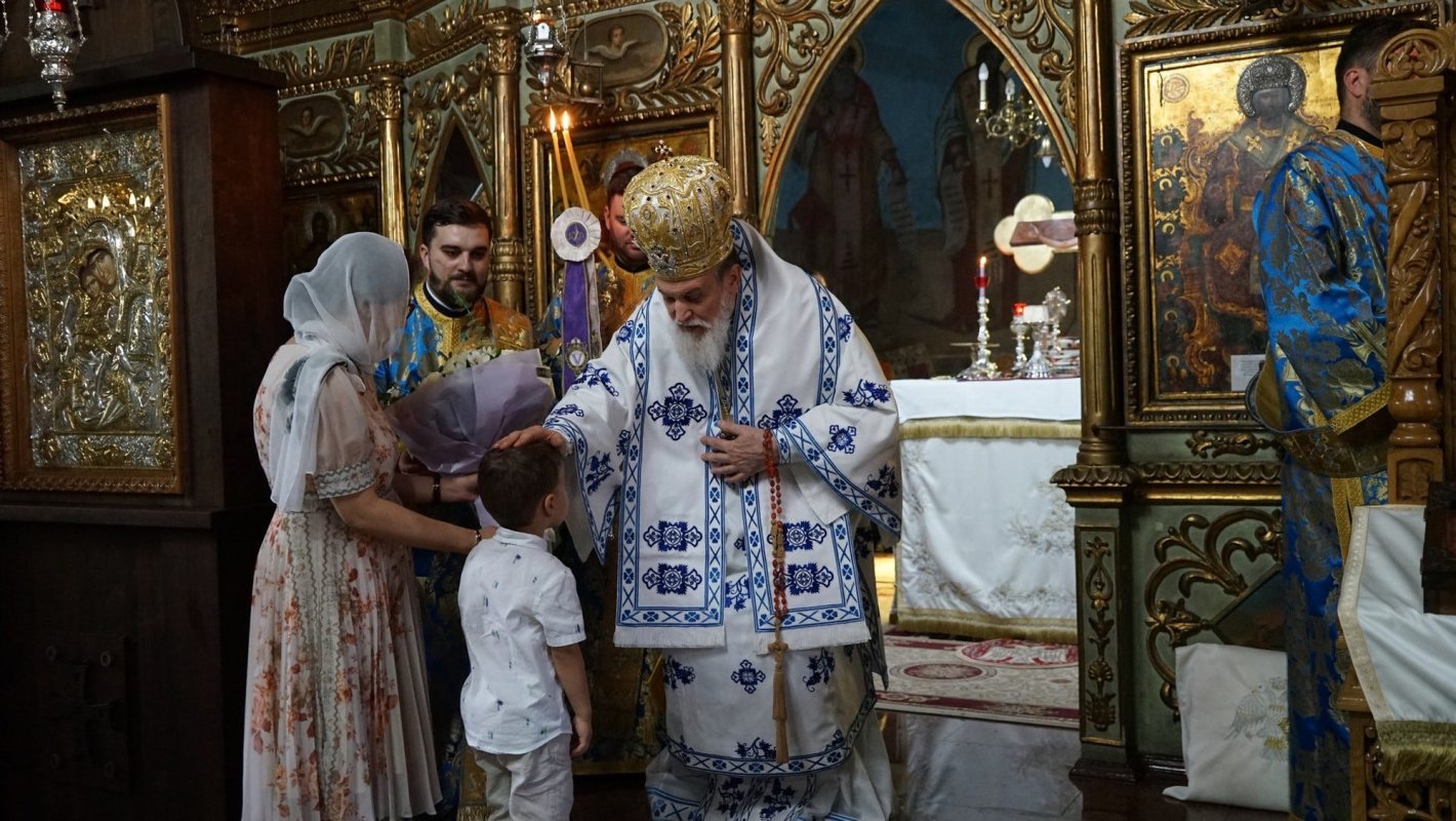 Hirotonie la Catedrala Episcopală din Slobozia 304829