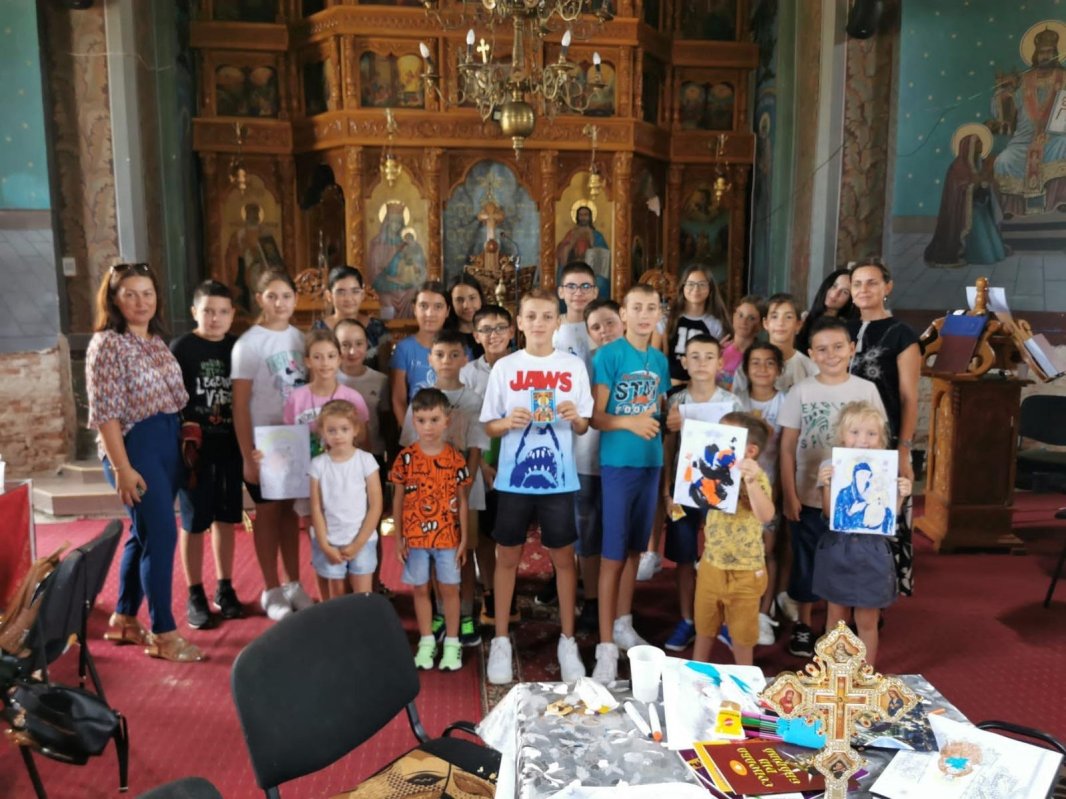 Activitate cu tinerii la o parohie din Eparhia Târgoviștei 304927