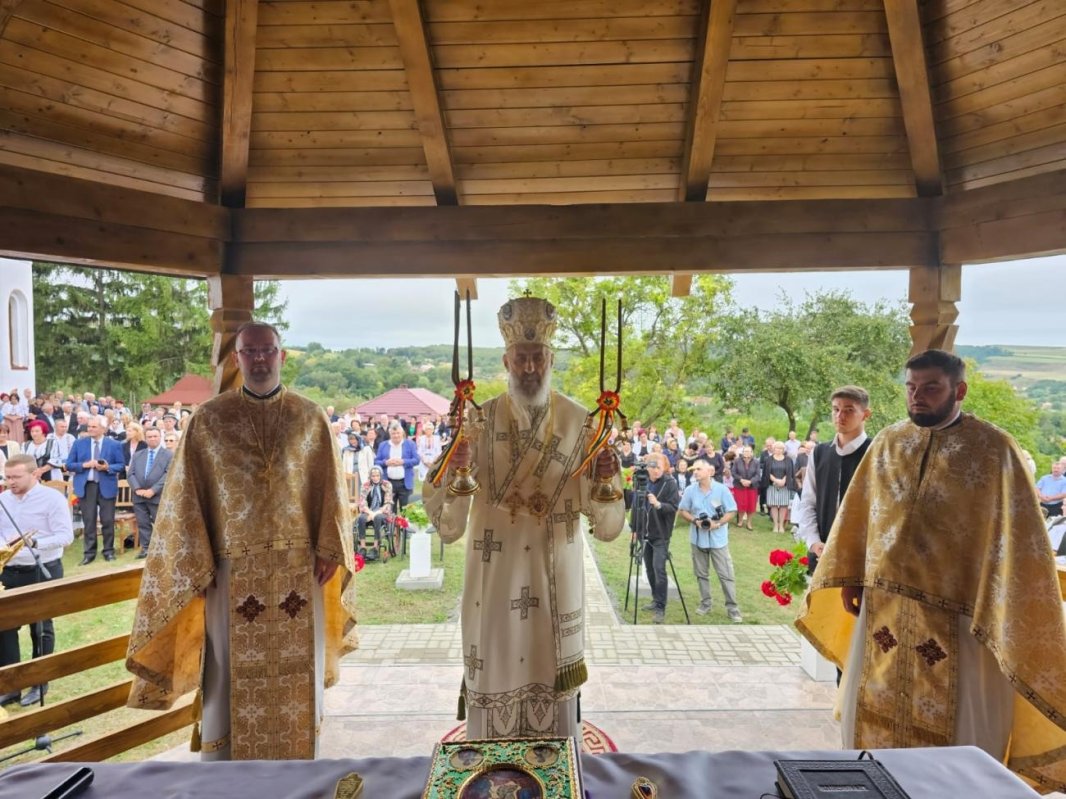 Resfințirea bisericii din Parohia Ulieș, Protopopiatul Târgu Mureș 304914