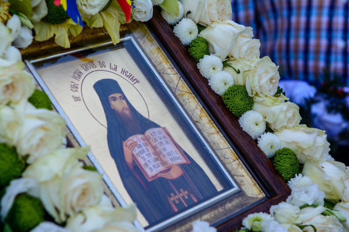 Sfântul Ioan Iacob a fost cinstit în localitatea sa natală 304981