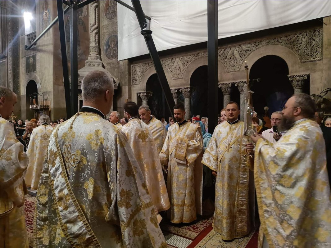 Slujire arhierească la Catedrala Mitropolitană din Cluj-Napoca 304910