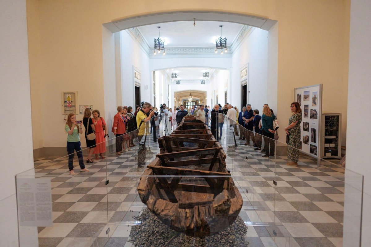 Ambarcațiune medievală expusă la Palatul Culturii din Iași 304997