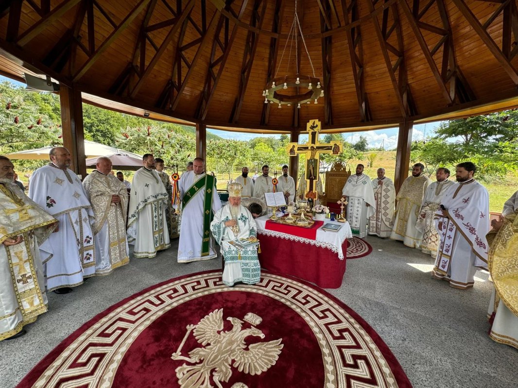 Hramul Mănăstirii Piatra Craiului, judeţul Cluj 305018