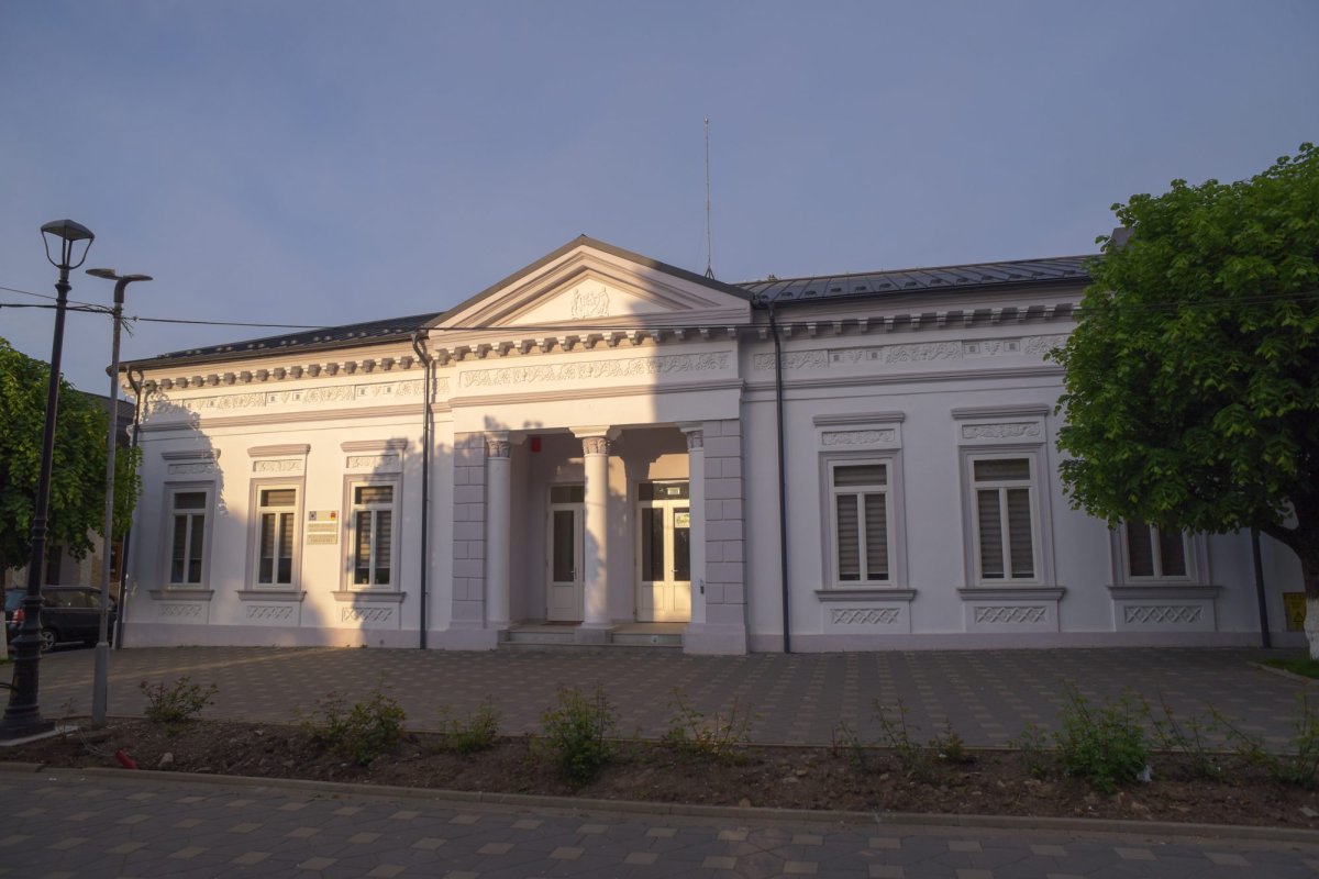 Omul cel sfințitor al locului - Vasile Ciurea 304971