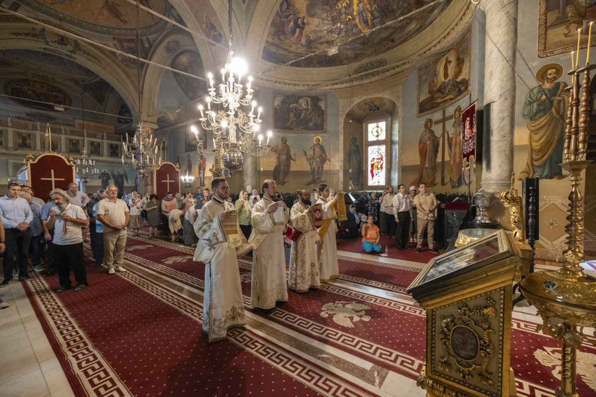 Sărbătorirea hramului istoric al Mănăstirii Cernica 305052