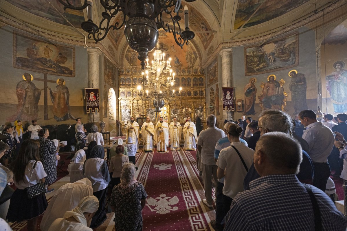 Sărbătorirea hramului istoric al Mănăstirii Cernica 305085