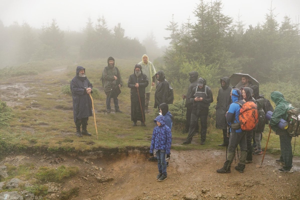 Sute de credincioși uniţi în rugăciune pe Muntele Ceahlău 305134
