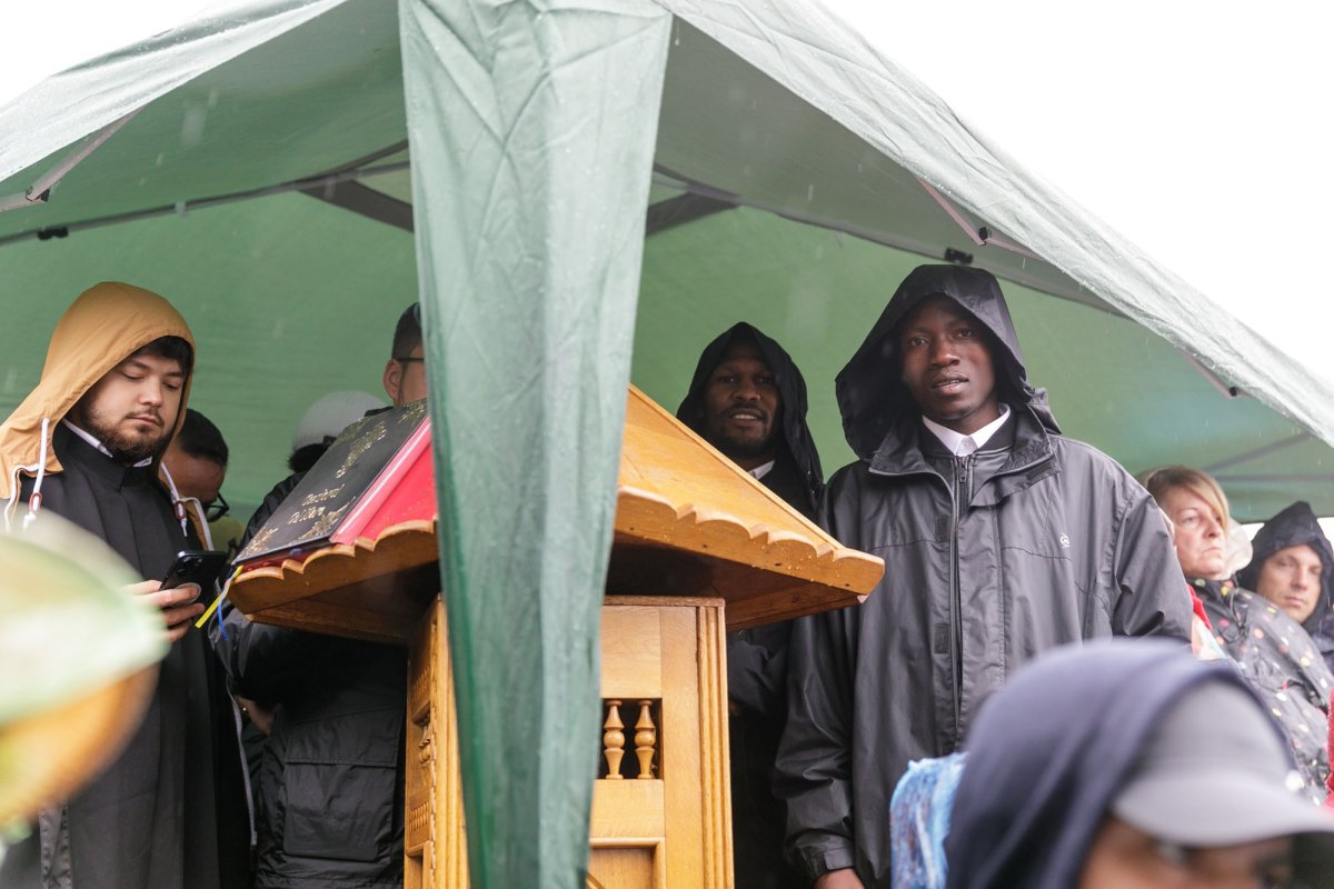 Sute de credincioși uniţi în rugăciune pe Muntele Ceahlău 305140