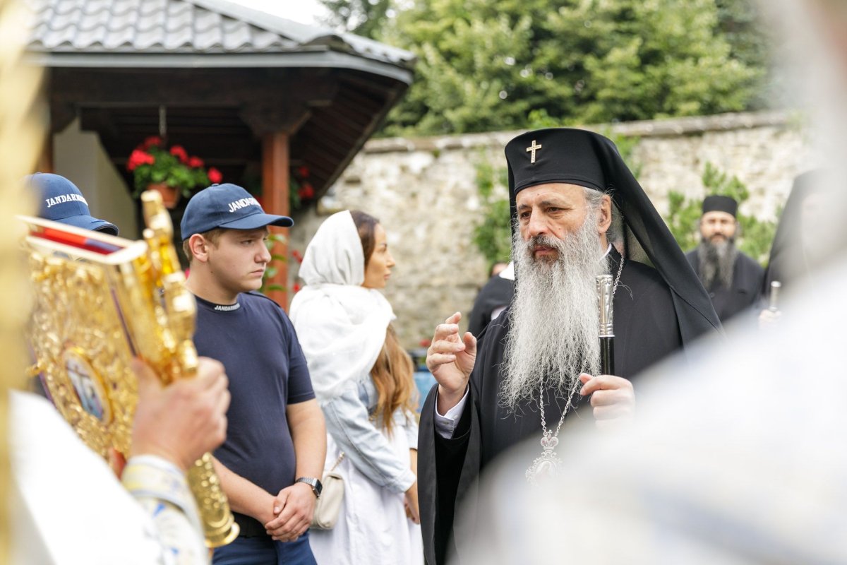 Sobor de ierarhi la hramul Mănăstirii Sihăstria 305274