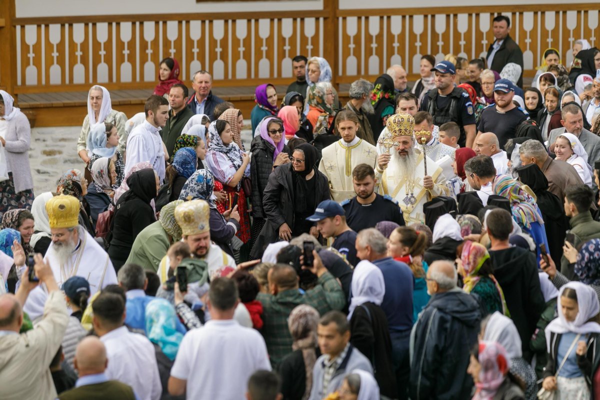 Sobor de ierarhi la hramul Mănăstirii Sihăstria 305279