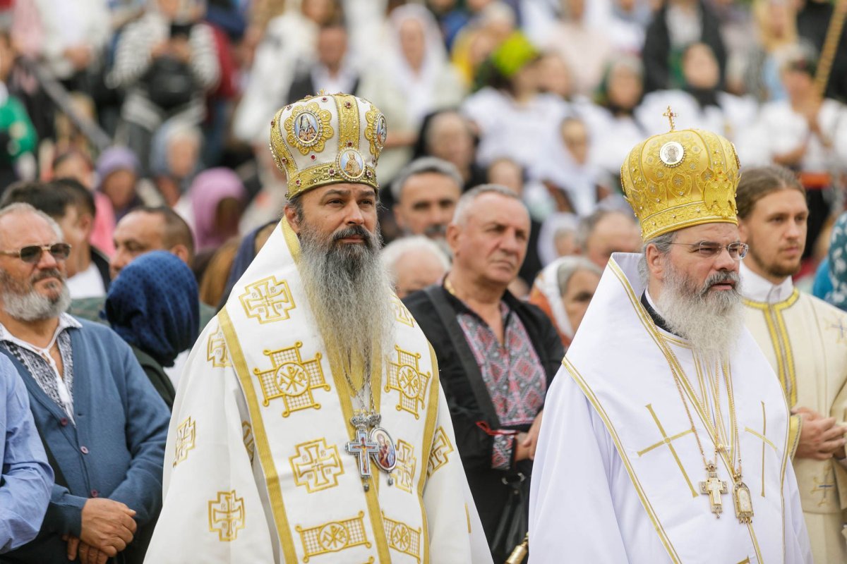 Sobor de ierarhi la hramul Mănăstirii Sihăstria 305292