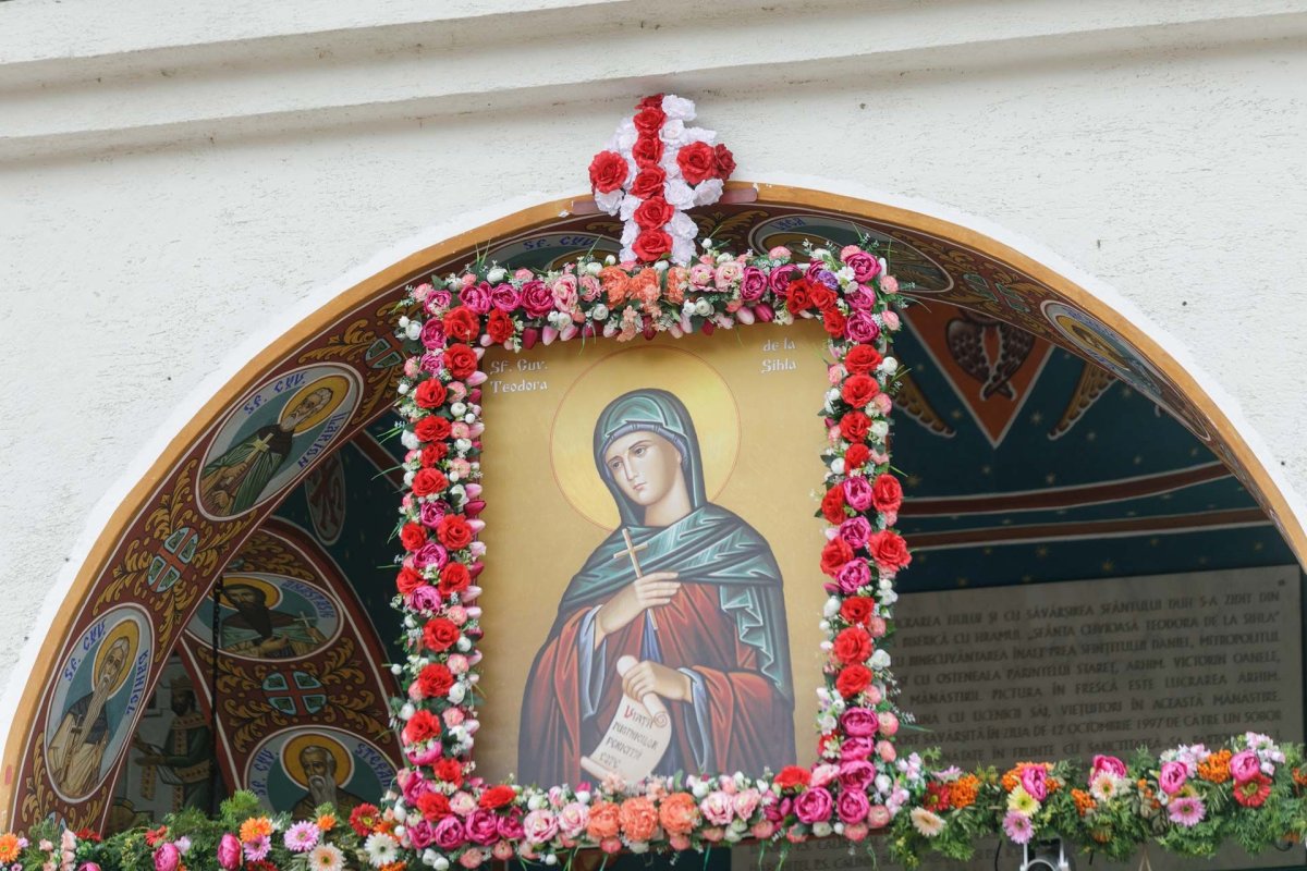 Sobor de ierarhi la hramul Mănăstirii Sihăstria 305307