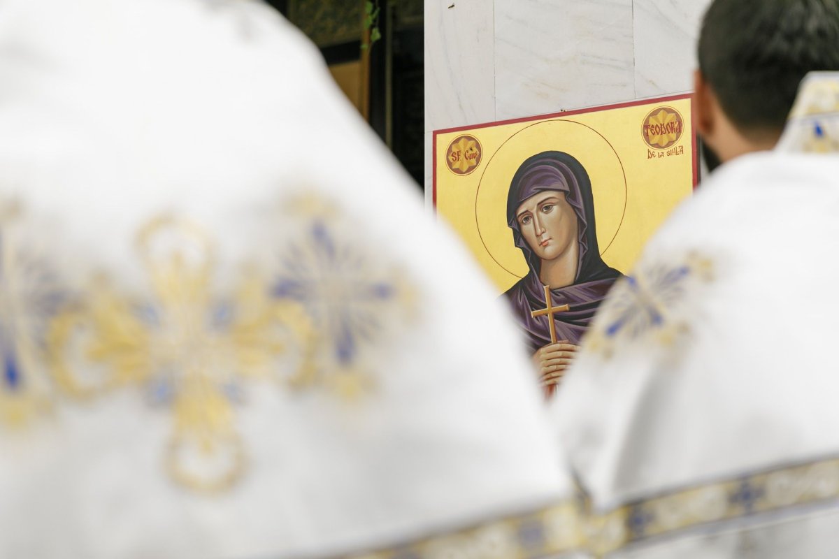 Sobor de ierarhi la hramul Mănăstirii Sihăstria 305310