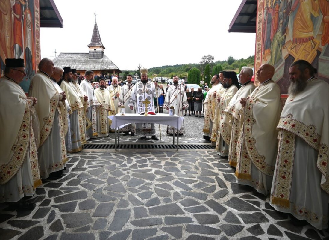 Binecuvântare arhierească la Mănăstirea Voivodeni, Sălaj 305374