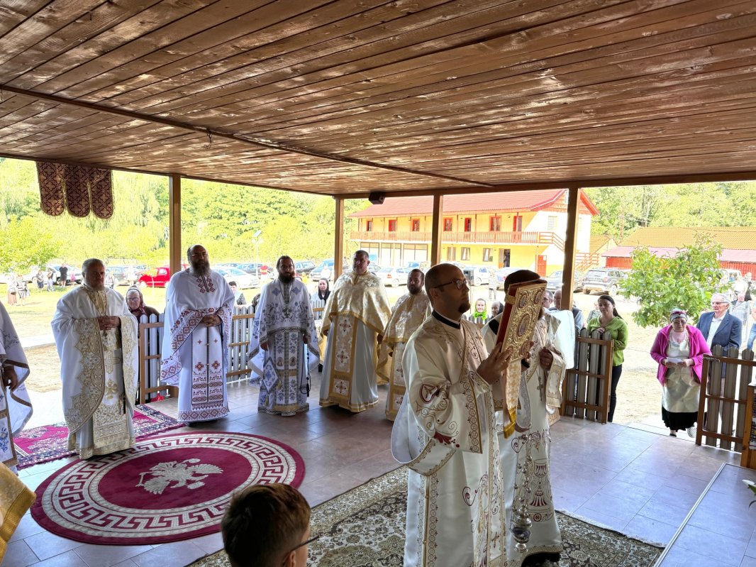 Bucurie duhovnicească la Mănăstirea Almăj-Putna 305360