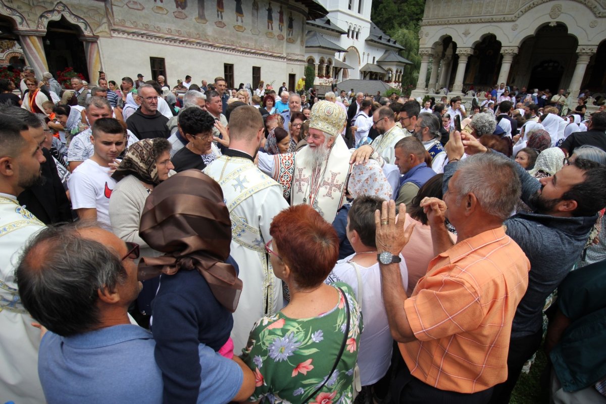 Sărbătoarea isihastă a Mănăstirii Lainici 305358
