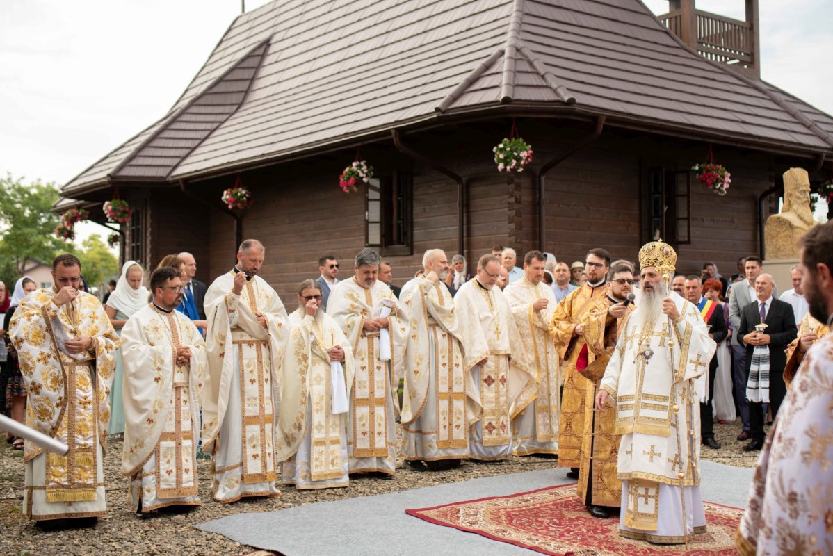Sfințirea bisericii din Ion Neculce 305840