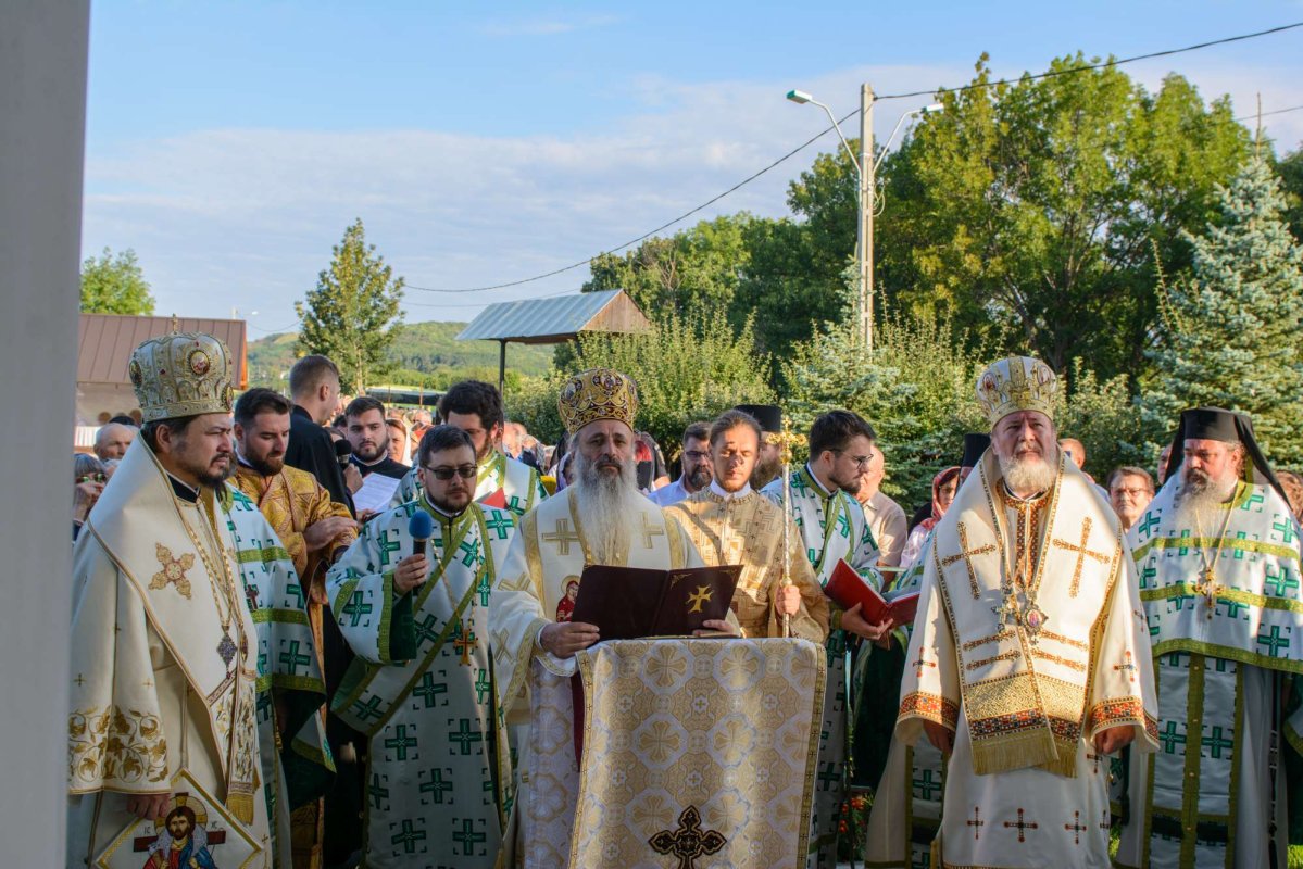 Biserica Schitului Băiceni a primit haina cea nouă a sfințirii 305615