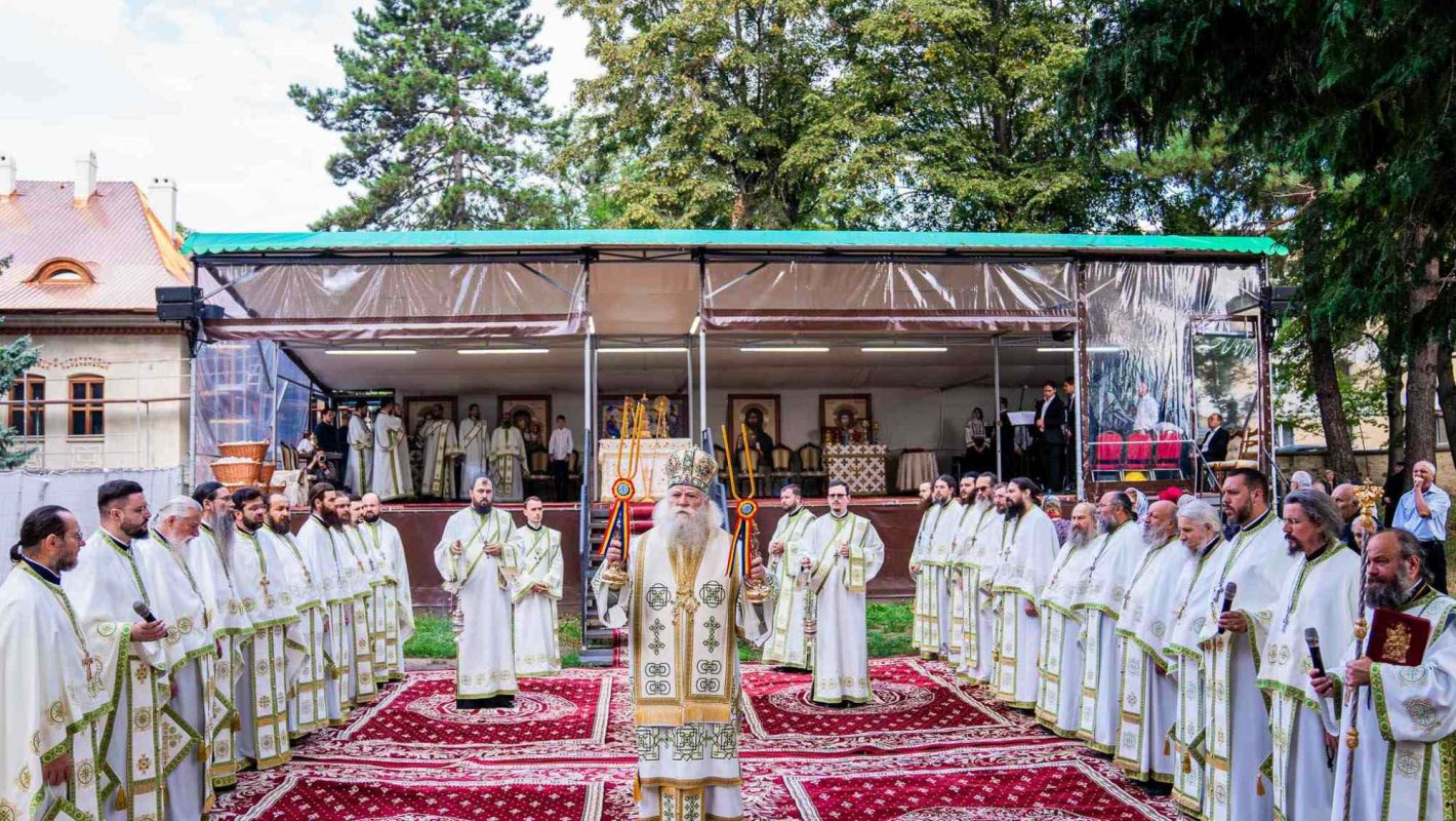 Duminica a 7-a după Pogorârea Sfântului Duh la Mănăstirea „Sfântul Ioan cel Nou de la Suceava” 305617