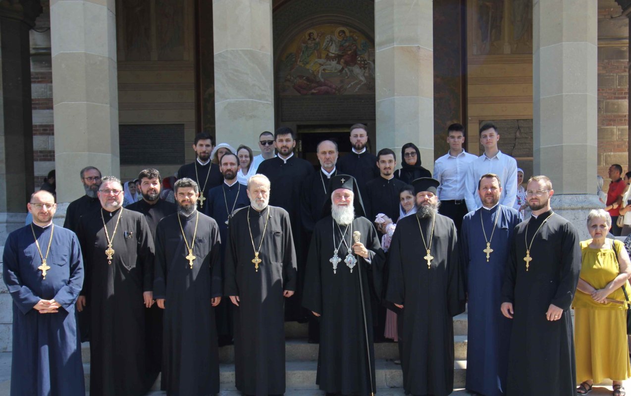 Prinos de laudă unui sfânt ocrotitor al Cetății Băniei  305631