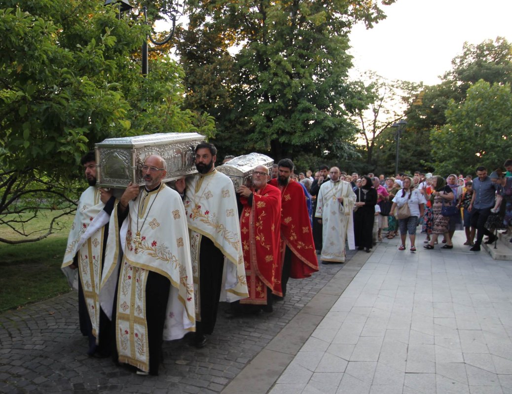Prinos de laudă unui sfânt ocrotitor al Cetății Băniei  305632
