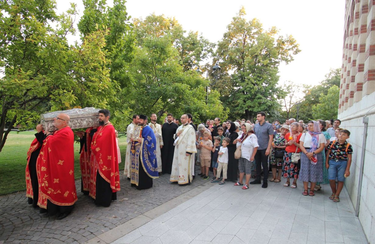 Prinos de laudă unui sfânt ocrotitor al Cetății Băniei  305633