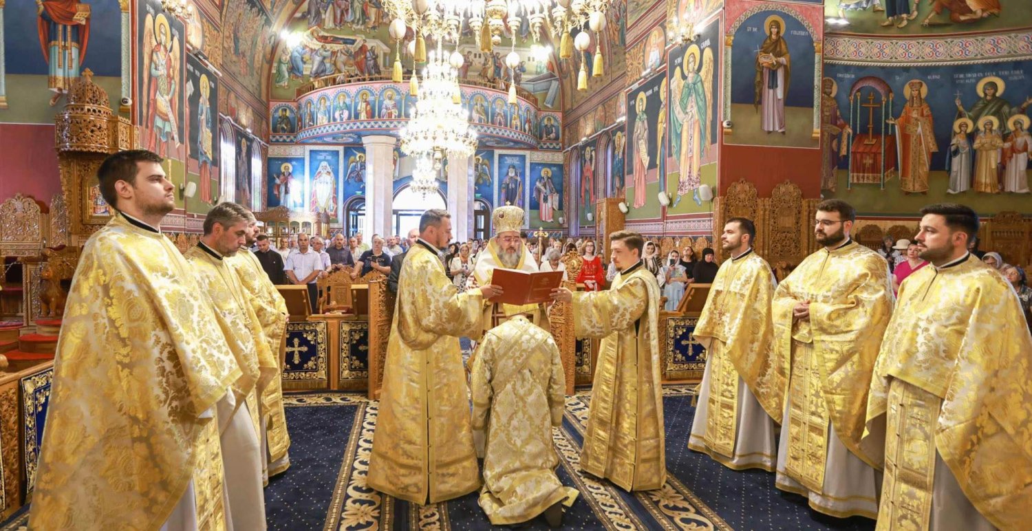 Sfântul Ierarh Nifon, sărbătorit la Catedrala Arhiepiscopală din Buzău 305621