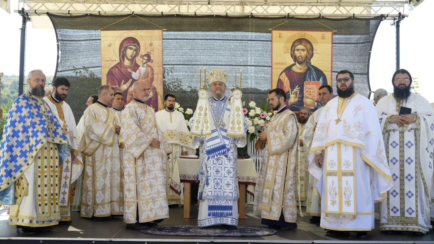 Sfințiri în comunitățile din Buzăiel și Vama Buzăului, județul Brașov 305742