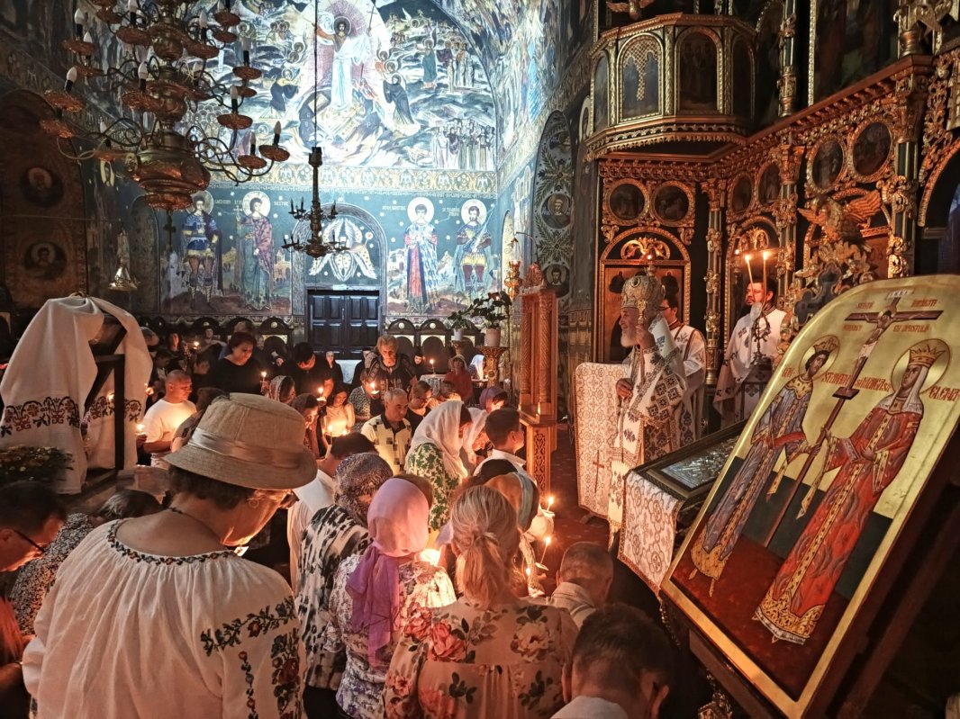 Bucuria celor necăjiți, continuu aproape de cei neapropiați 305757