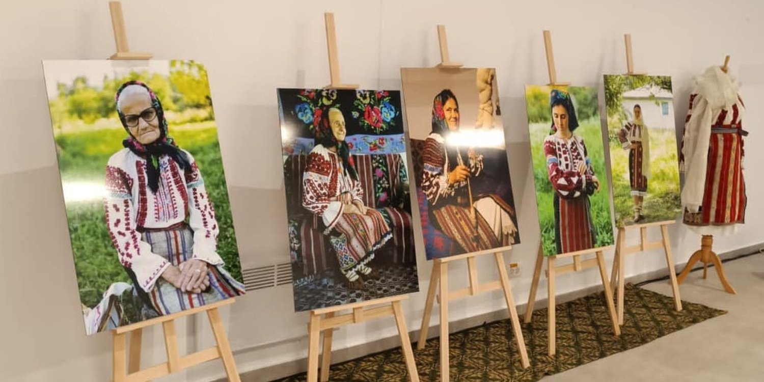 „Cămașa în broci - povestea unei comunități” 305773