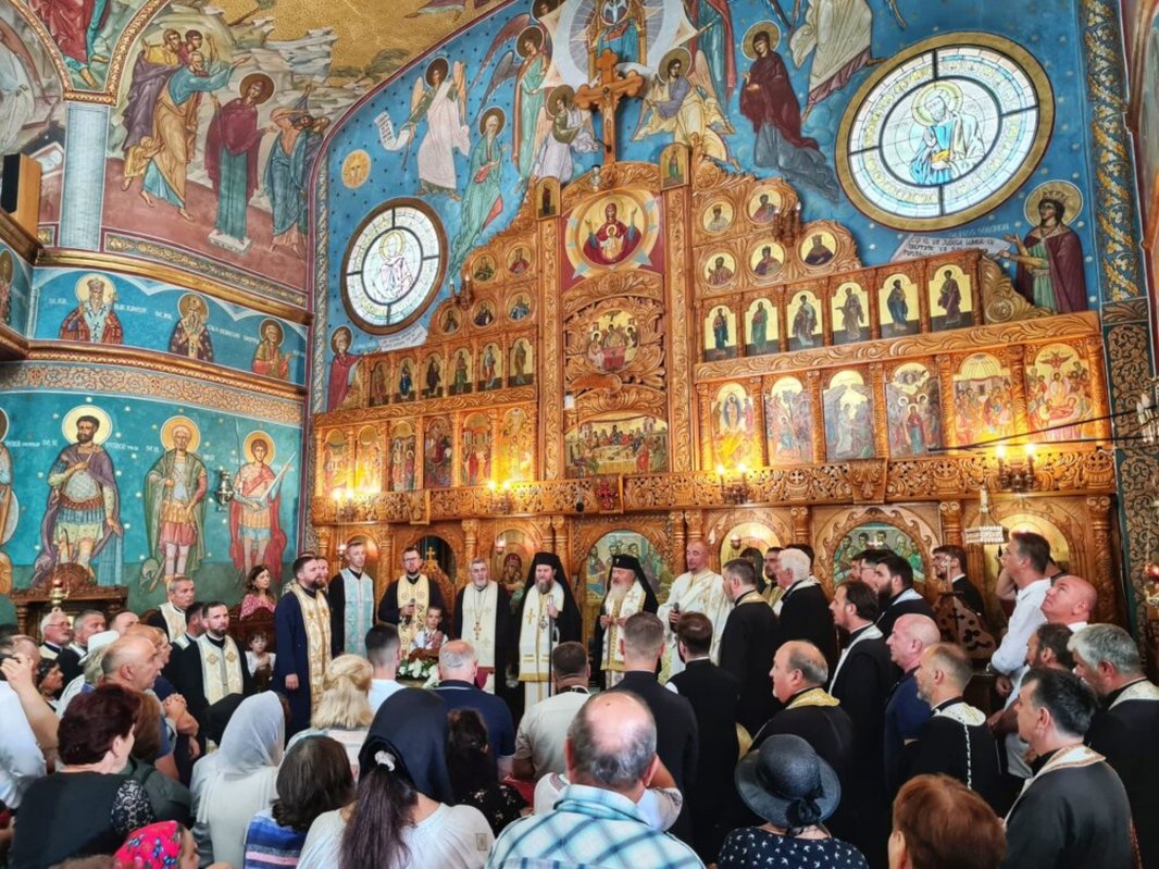 Pelerinajul „La Nicula colo‑n deal” 305866