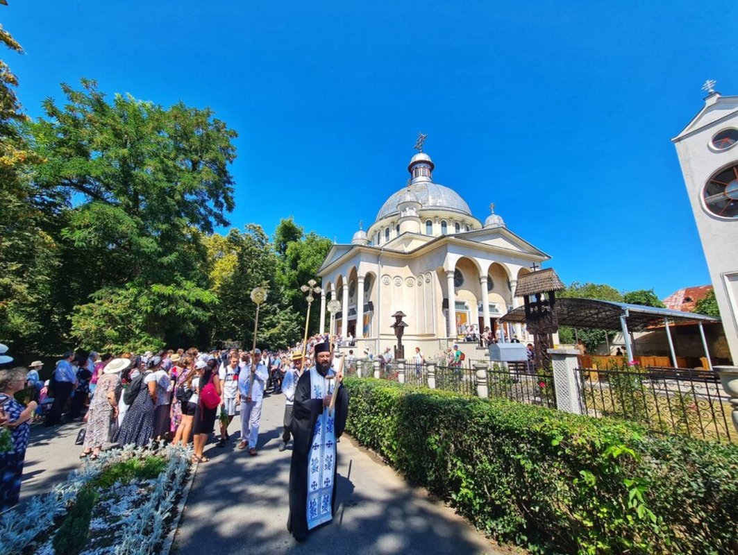 Pelerinajul „La Nicula colo‑n deal” 305868