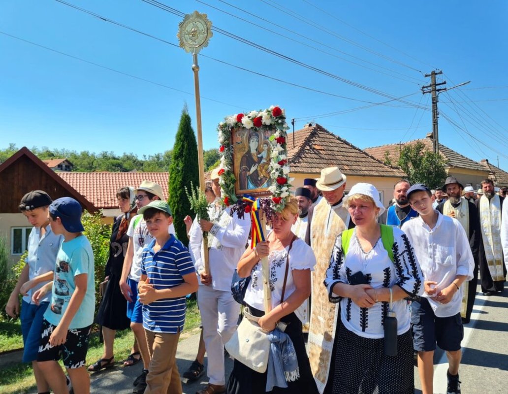 Pelerinajul „La Nicula colo‑n deal” 305871