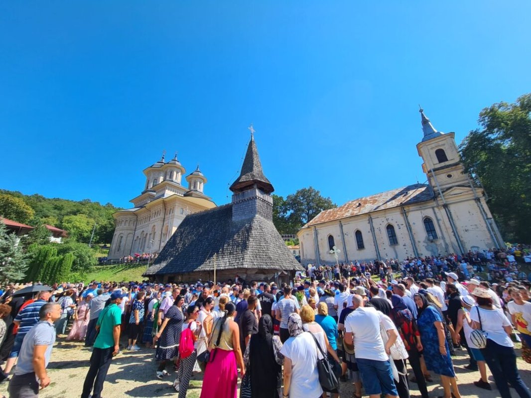 Pelerinajul „La Nicula colo‑n deal” 305873