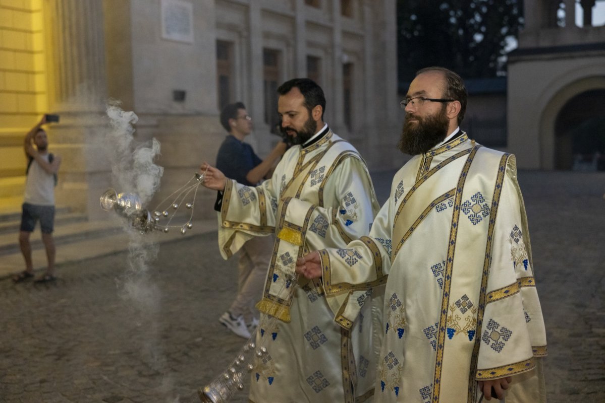 Prohodul Maicii Domnului la Catedrala Patriarhală 305933