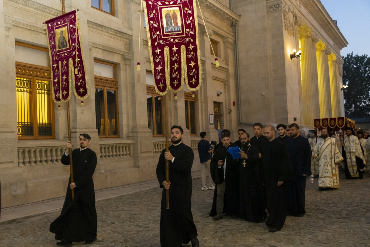 Prohodul Maicii Domnului la Catedrala Patriarhală 305936