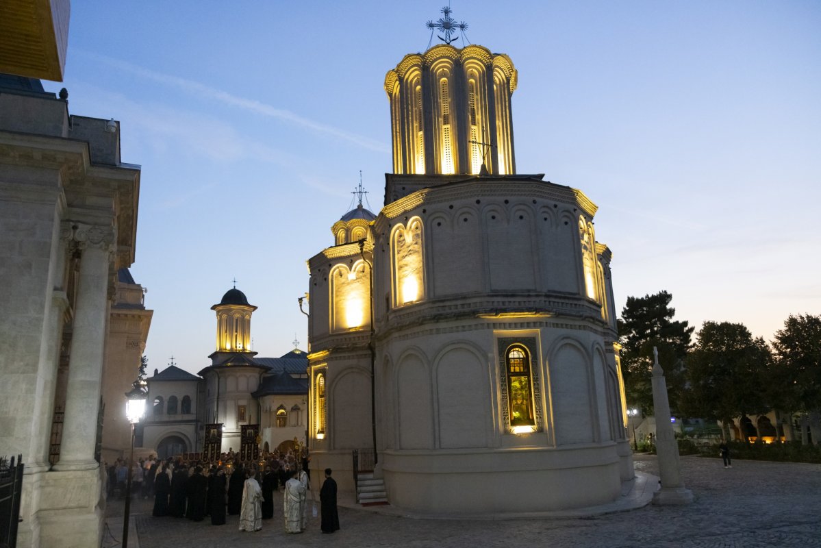Prohodul Maicii Domnului la Catedrala Patriarhală 305938