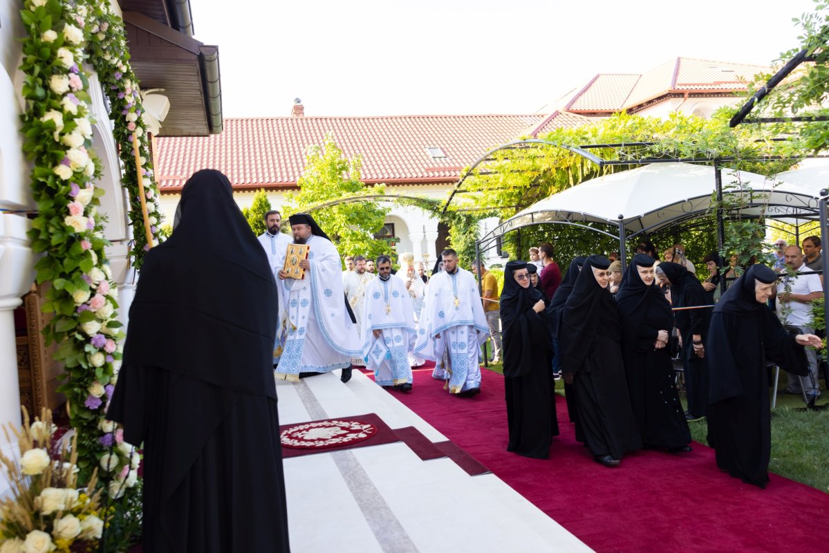 Zi de hram la Mănăstirea Ghighiu de lângă Ploiești 306005