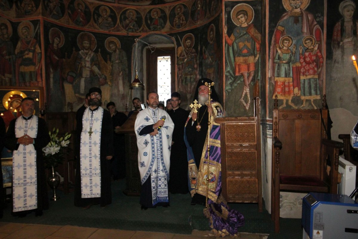 Prăznuire cu fast liturgic la Mănăstirea Tismana 306165
