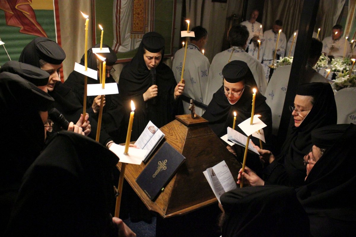 Prăznuire cu fast liturgic la Mănăstirea Tismana 306168